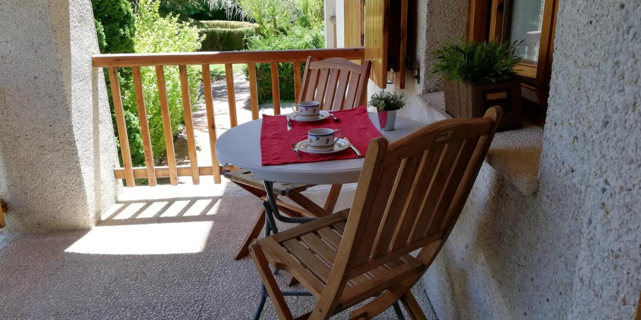 Acogedor Apartamento Con Piscina Compartida Y Opcion A Parking Jaca Eksteriør bilde